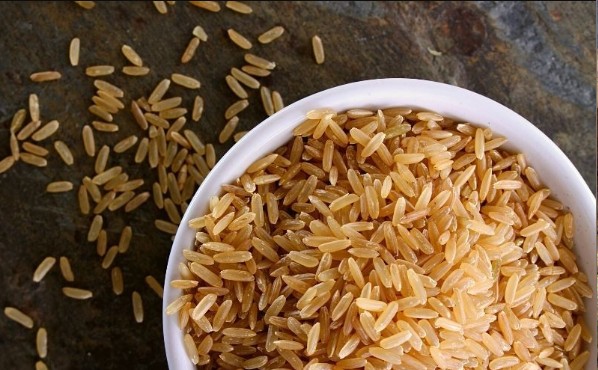 برنج قهوه ای چیست و چه خاصیتی دارد ؟